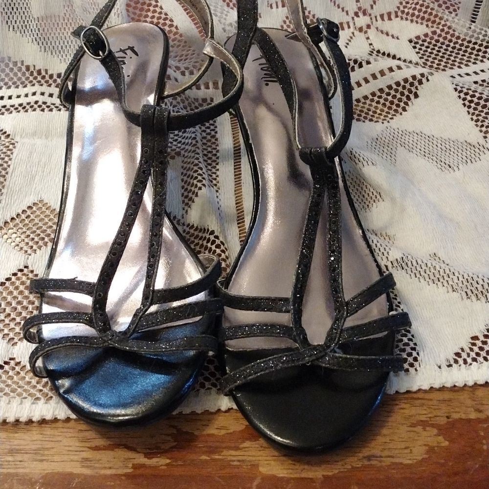 Fioni kitten heels 
